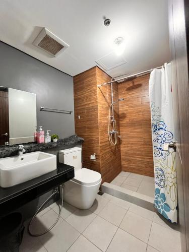 Ένα μπάνιο στο Bayview near PICC CCP starcity OKADA Airport MOA