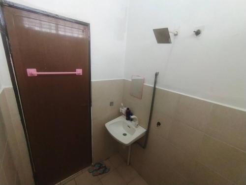 Ένα μπάνιο στο House near KT Atas Toll Netflix