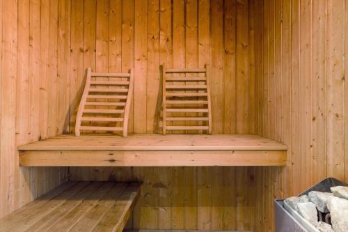 two chairs sitting in the inside of a sauna at LF391-Vestervig-Gunhildsvej-1 in Vestervig