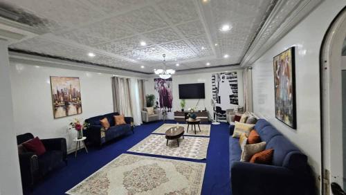 Ruang duduk di Maison Lumiere