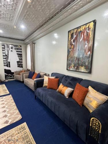 Ruang duduk di Maison Lumiere