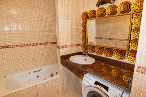 Phòng tắm tại Villa Oceana - Cliffside Retreat