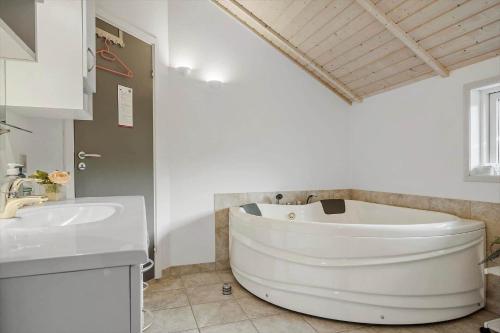 Ένα μπάνιο στο HA275-Hals-Bisnapvej-10