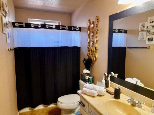 O baie la The Suite Spot at Taos Place