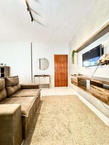 Televisyen dan/atau pusat hiburan di Apë Brazilian moderno no centro com ar condicionado