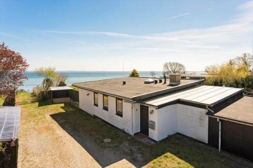 a house with a view of the water at FY316-Hesselager-Syrenvej-8 in Hesselager