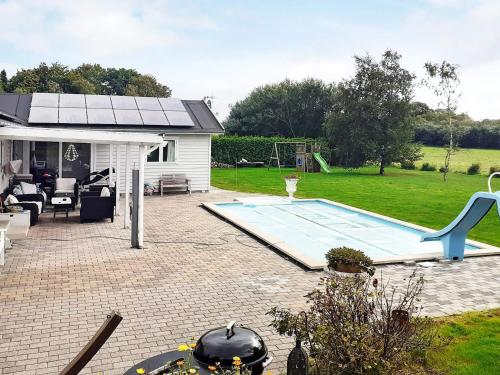 Bazén v ubytování 10-Person Home in Rødvig Stevns nebo v jeho okolí