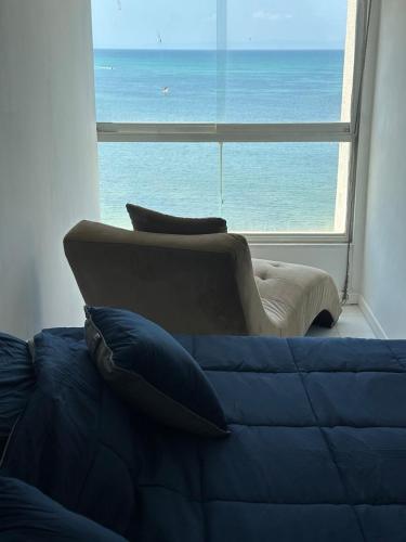 Area soggiorno di Apartamento de lujo frente al mar en residencia con piscina, planta electrica y gym