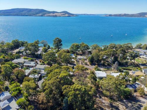 an aerial view of a park next to the water at Coningham Beach House - 3 Bedrooms in Coningham
