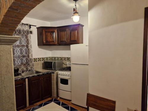 Η κουζίνα ή μικρή κουζίνα στο Charming Colonial Villa Azotea