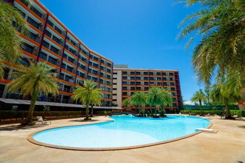 Swimmingpoolen hos eller tæt på North Gate Apartments