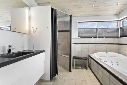 Bilik mandi di LF237-Vestervig-Hannesvej-19