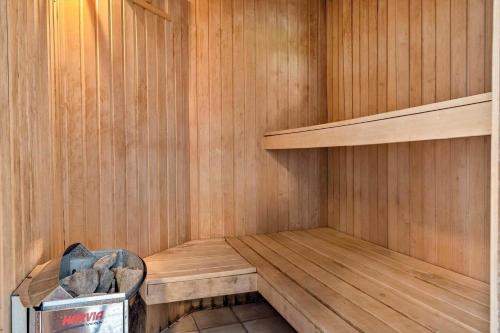 a wooden sauna with a trash can in it at LF159-Vestervig-Gunhildsvej-39 in Vestervig