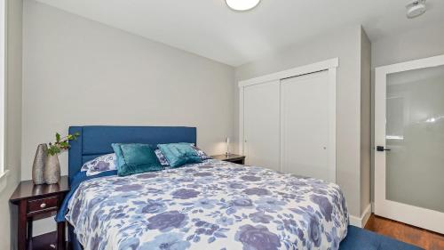 Katil atau katil-katil dalam bilik di Garden suite middle of Victoria close to highways