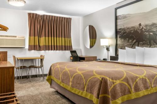 Katil atau katil-katil dalam bilik di Super 8 by Wyndham Custer/Crazy Horse Area