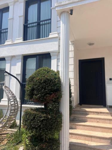 Η πρόσοψη ή η είσοδος του Villa Maya Serdivan