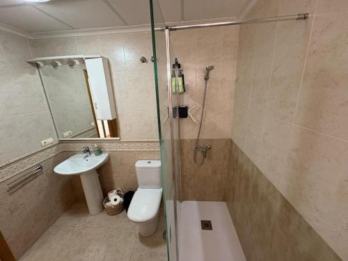 Koupelna v ubytování Urban suite apartment by Alicante Rent