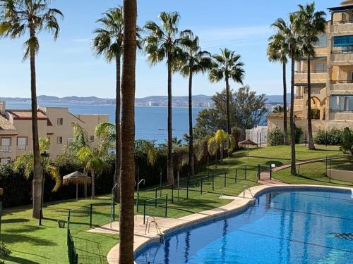Torrequebrada excelente piso frente al mar