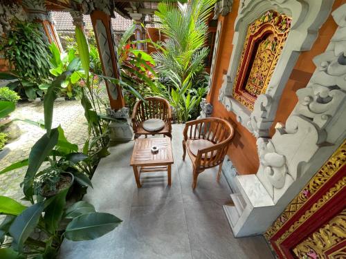 Ruang duduk di Kubu Elsa Bali