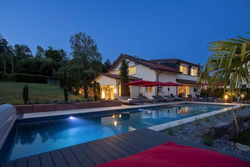 Πισίνα στο ή κοντά στο Romantik Hotel Rindenmühle