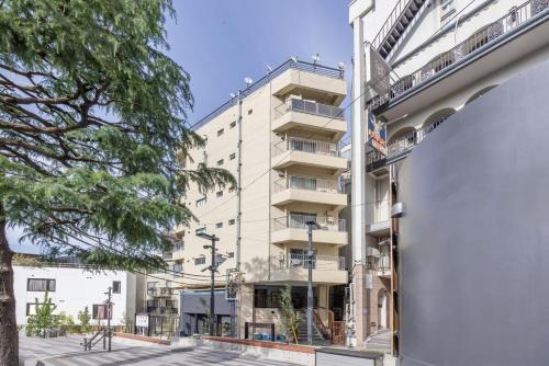 Roppongi 3min Walk, Shinjuku 10min,Shibuya 15min, Tokyo Tower 58sqm for 6, Room 504-505