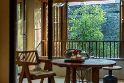 YUANLI HOTELにあるバルコニーまたはテラス