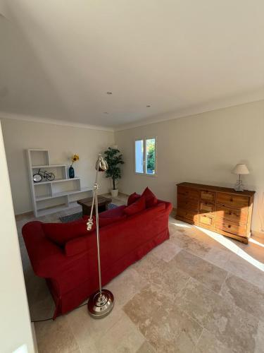 Гостиная зона в Bas de villa avec jardin - Centre ville et Plage à pied