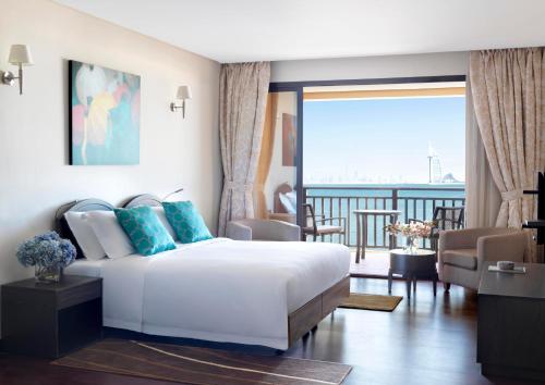 Anantara The Palm Dubai Resort Image