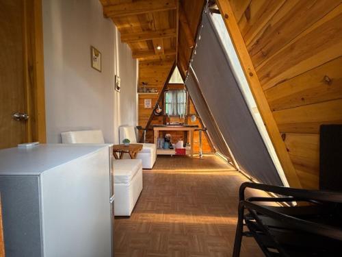 Ruang duduk di Glamping MORET Tiny House M1