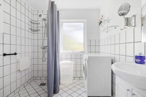 Ένα μπάνιο στο 2712-Nexo-Pilegardsvejen-15