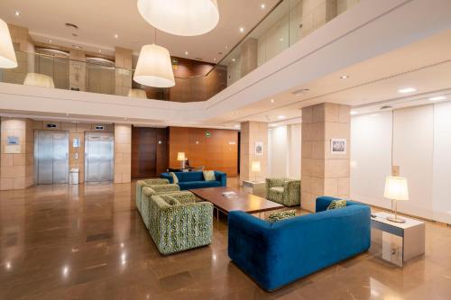 Гостиная зона в Eurostars Lucentum