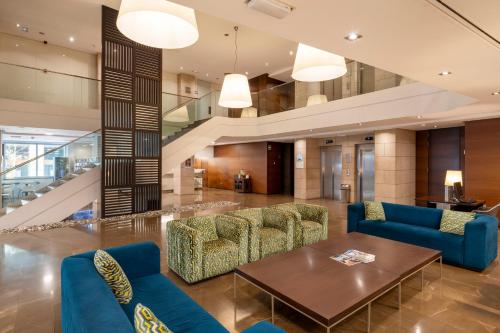 Гостиная зона в Eurostars Lucentum