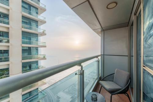 Large Flat in High Floor with view to Marina Canal & Beach sleep 8px