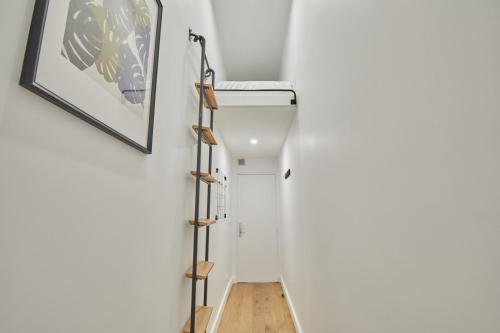Modern Studio-Faubourg Saint-Honore