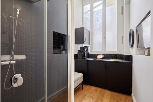 Modern Studio-Faubourg Saint-Honore