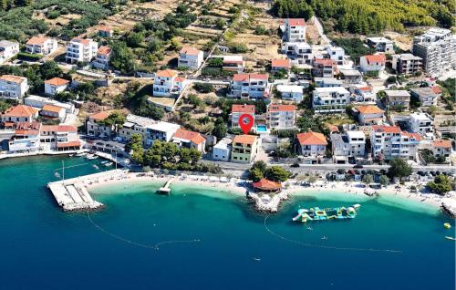 Lovely Apartment In Dugi Rat With House Sea View