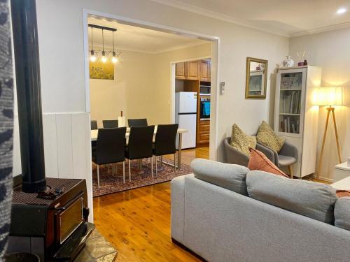 Un lugar para sentarse en Perfect for groups 5BR retreat