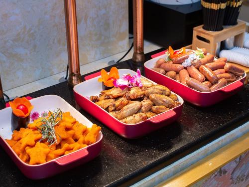 Makanan di atau berdekatan hotel