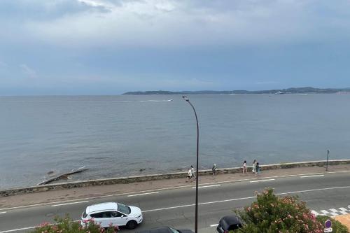 Stunning sea view and comfort close to the beach