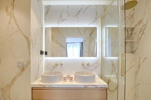 Heart Marais Luxury 2BR AC by Melvane