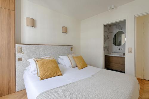 Heart Marais Luxury 2BR AC by Melvane