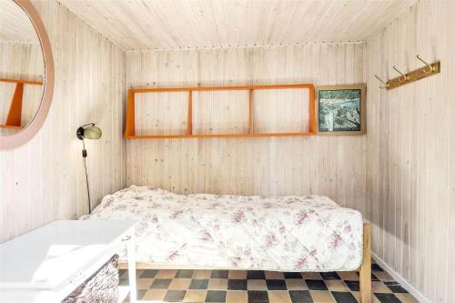 Cama o camas de una habitación en 6786-Allinge-Asbakken-14