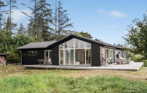 Zahrada ubytování Beautiful Home In Nykøbing Sj With House A Panoramic View