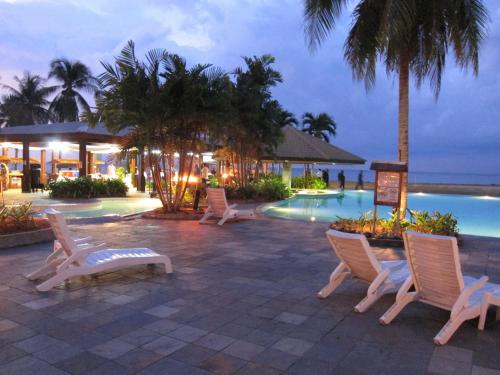 Bazén v ubytování Palm Beach Resort & SPA nebo v jeho okolí
