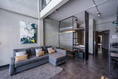 Гостиная зона в The Ex Capital Hotel Bangkok by Dancenter