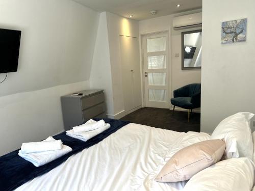 Penthouse near park - air con - Guest and the City photo 52