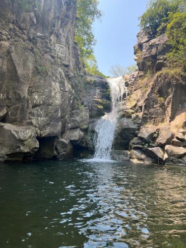 Un paisaje natural cerca del camping
