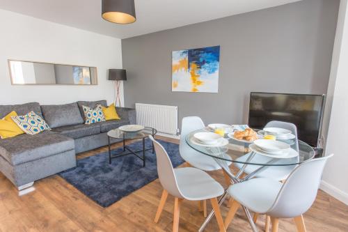 Χώρος καθιστικού στο Modern 1 & 2 Bedroom Apartments in Oxford, Near Hospitals & Science Park