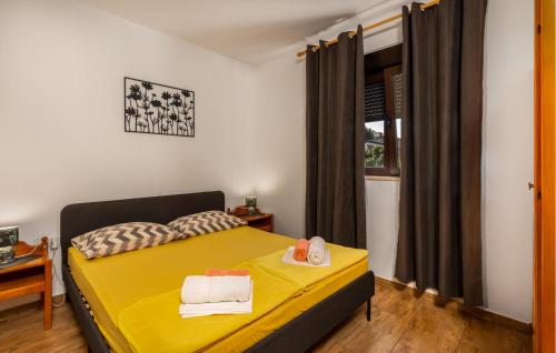 Cozy Apartment In Novi Vinodolski With Wifi