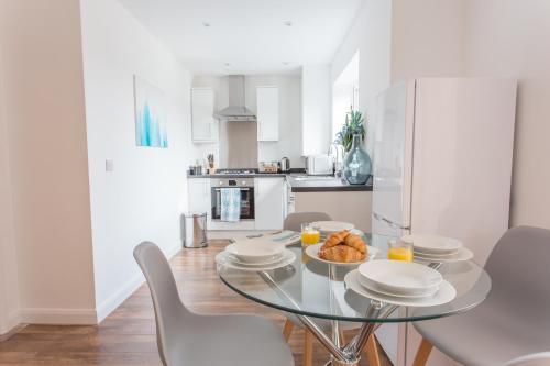 Η κουζίνα ή μικρή κουζίνα στο Modern 1 & 2 Bedroom Apartments in Oxford, Near Hospitals & Science Park